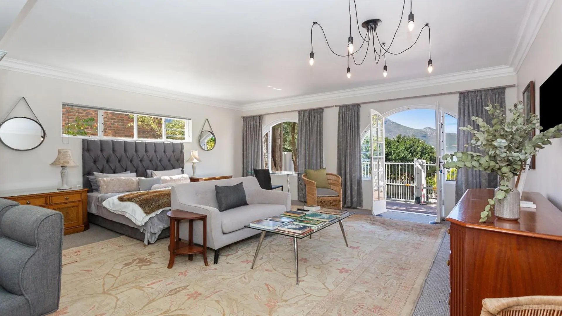 Holiday home Q On Westford Villa Cape Town